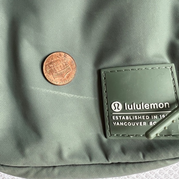 Lululemon Easy Access Crossbody Bag Green Front Pocket 6” x 7” - Picture 9 of 9